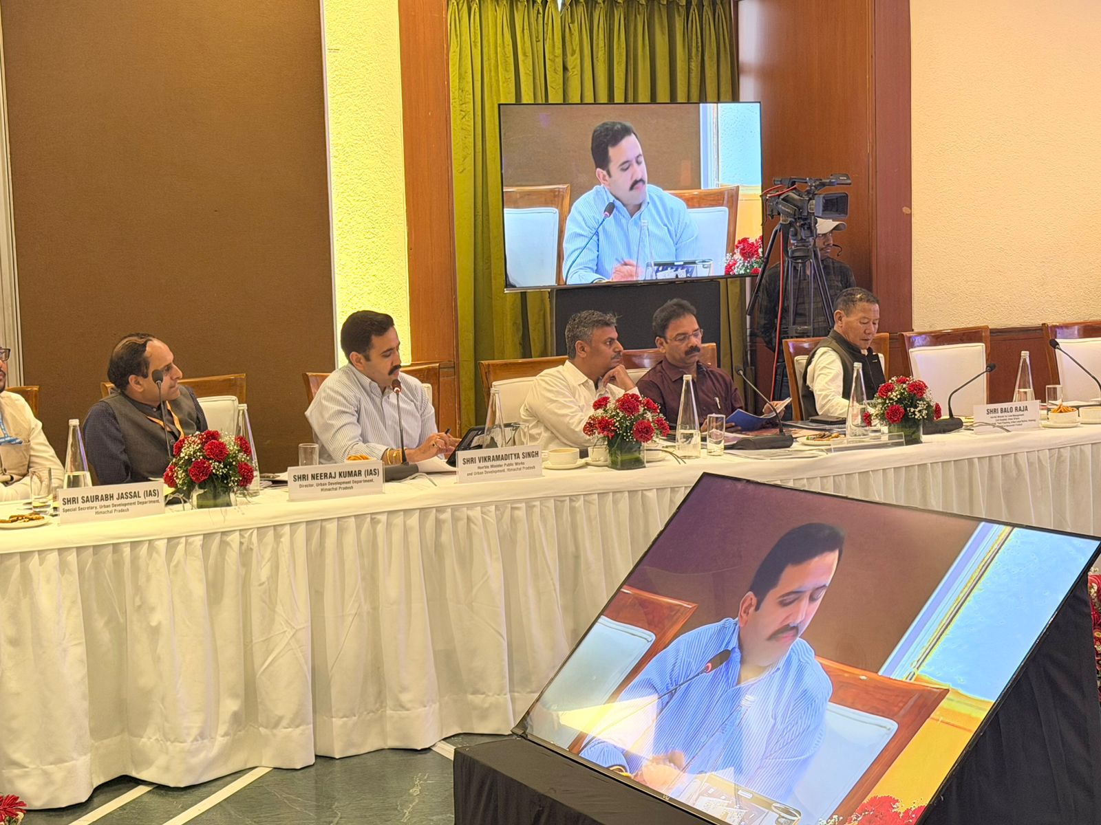 विक्रमादित्य सिंह ने भारत सरकार से 5400 करोड़ रुपये केन्द्रीय हिस्सेदारी के रूप में प्रदान करने का आग्रह कियाशहरी विकास के लिए शहरी चुनौती कोष महत्त्वपूर्ण