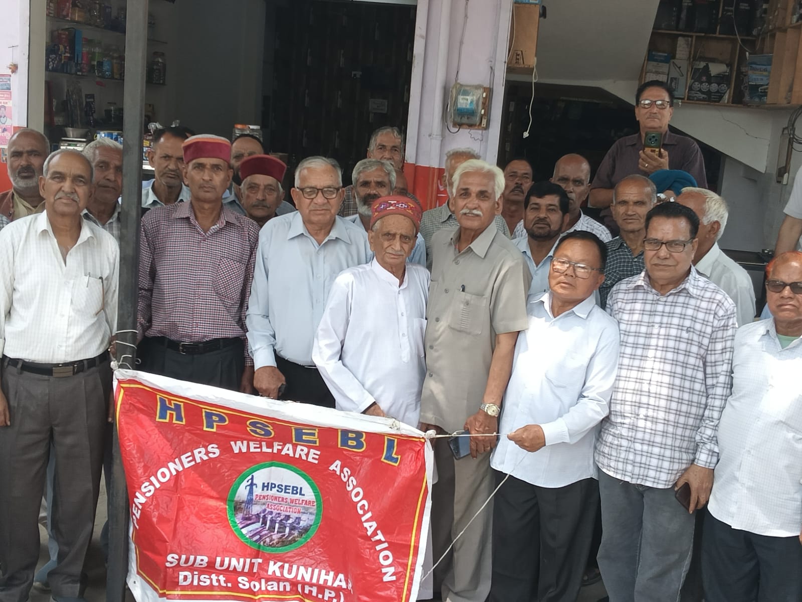 कुनिहार: विद्युत बोर्ड पेंशनर्ज ने संशोधित वेतनमान का एरियर जल्द देने की मांग की